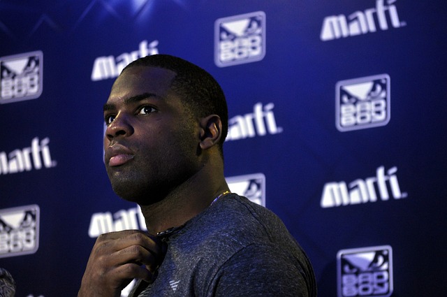 每体：巴萨总监德科希望在今夏引进摩纳哥右后卫万德松.